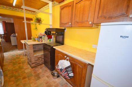 3 bedroom Terraced House for sale in St. Peters Avenue, Kettering, NN16