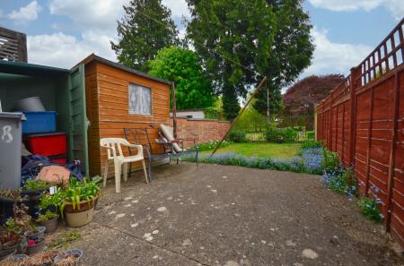 3 bedroom Terraced House for sale in St. Peters Avenue, Kettering, NN16