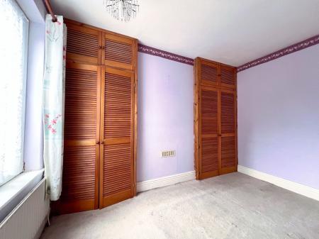 3 bedroom Terraced House for sale in St. Peters Avenue, Kettering, NN16