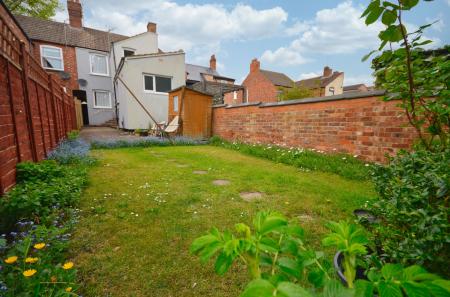 3 bedroom Terraced House for sale in St. Peters Avenue, Kettering, NN16
