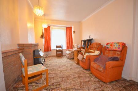 3 bedroom Terraced House for sale in St. Peters Avenue, Kettering, NN16