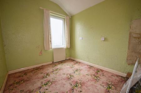 3 bedroom Terraced House for sale in St. Peters Avenue, Kettering, NN16