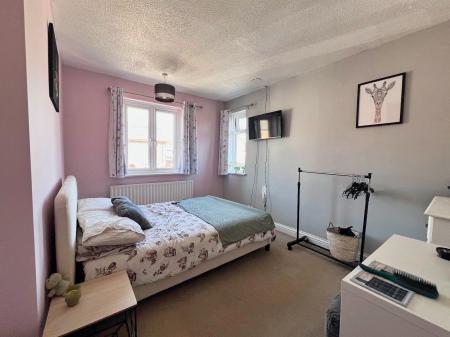 3 bedroom End of terrace house for sale in Doris Road, Kettering, NN16