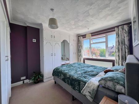 3 bedroom End of terrace house for sale in Doris Road, Kettering, NN16