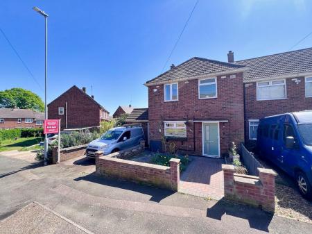 3 bedroom End of terrace house for sale in Doris Road, Kettering, NN16
