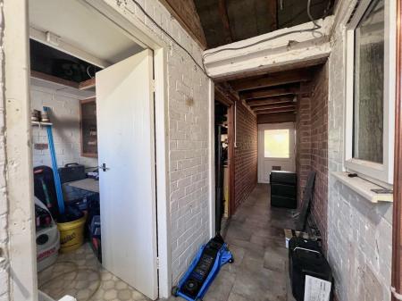 3 bedroom End of terrace house for sale in Doris Road, Kettering, NN16