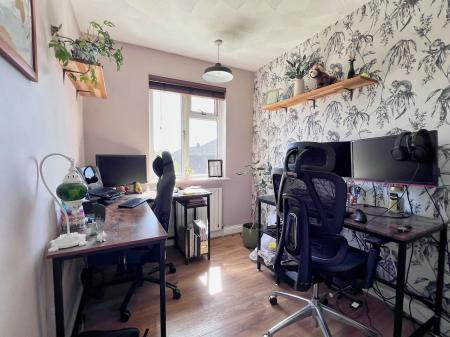 3 bedroom End of terrace house for sale in Doris Road, Kettering, NN16