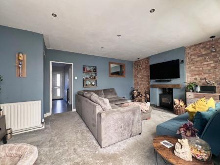 3 bedroom End of terrace house for sale in Doris Road, Kettering, NN16