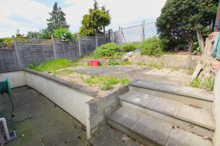 3 bedroom Semi-detached house for sale in Bishops Drive, Kettering, NN15