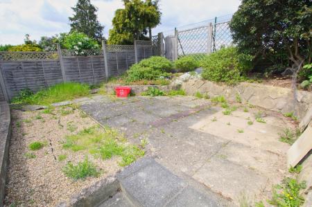 3 bedroom Semi-detached house for sale in Bishops Drive, Kettering, NN15