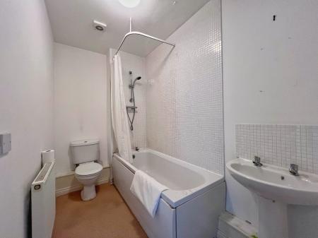 2 bedroom Flat to let in Conyger Close, Corby, NN18