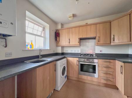 2 bedroom Flat to let in Conyger Close, Corby, NN18