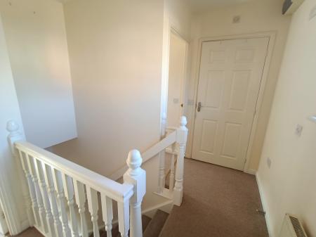 2 bedroom Flat to let in Chequers Close, Oakley Vale, Corby, NN18