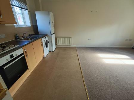 2 bedroom Flat to let in Chequers Close, Oakley Vale, Corby, NN18