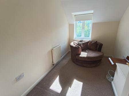 2 bedroom Flat to let in Chequers Close, Oakley Vale, Corby, NN18