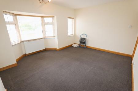 3 bedroom Semi-detached house for sale in Neale Avenue, Kettering, NN16