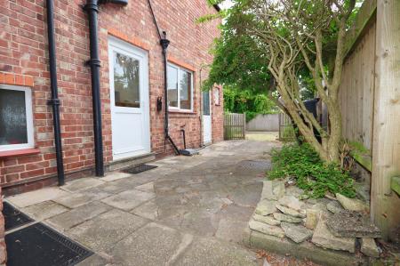 3 bedroom Semi-detached house for sale in Neale Avenue, Kettering, NN16