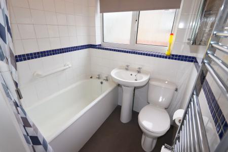 3 bedroom Semi-detached house for sale in Neale Avenue, Kettering, NN16
