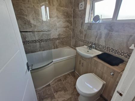 1 bedroom Flat to let in Highbrook, Corby, NN18