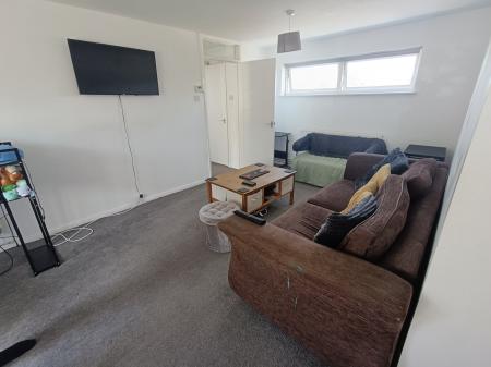 1 bedroom Flat to let in Highbrook, Corby, NN18