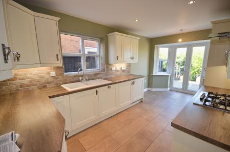 4 bedroom Detached house to let in Newmarket Close, Oakley Vale, Corby, NN18