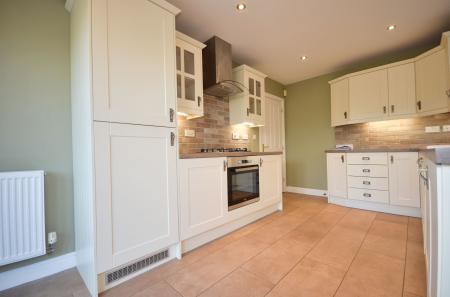 4 bedroom Detached house to let in Newmarket Close, Oakley Vale, Corby, NN18
