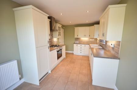 4 bedroom Detached house to let in Newmarket Close, Oakley Vale, Corby, NN18