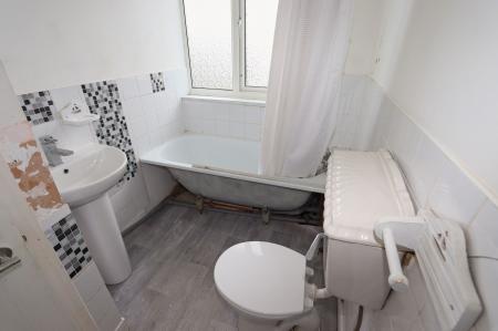 2 bedroom Terraced House for sale in Kelvin Grove, Corby, NN17