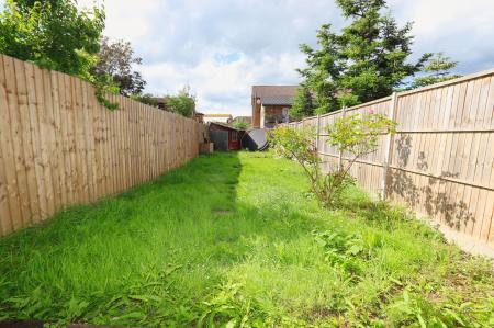 2 bedroom Terraced House for sale in Kelvin Grove, Corby, NN17