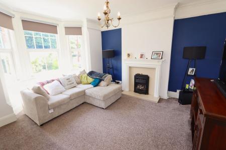 4 bedroom Semi-detached house for sale in Huntingdon Road, Thrapston, NN14