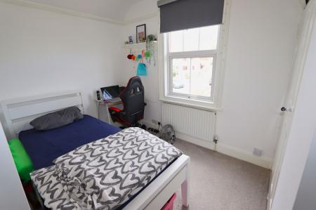 4 bedroom Semi-detached house for sale in Huntingdon Road, Thrapston, NN14