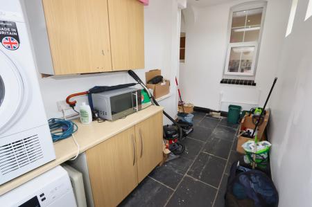 4 bedroom Semi-detached house for sale in Huntingdon Road, Thrapston, NN14