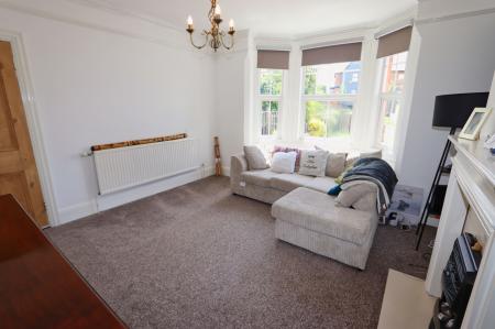 4 bedroom Semi-detached house for sale in Huntingdon Road, Thrapston, NN14