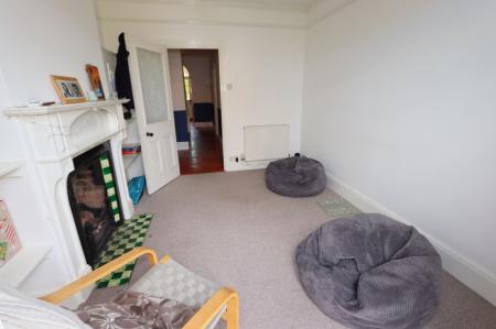 4 bedroom Semi-detached house for sale in Huntingdon Road, Thrapston, NN14