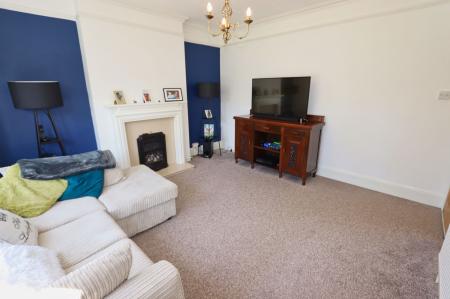 4 bedroom Semi-detached house for sale in Huntingdon Road, Thrapston, NN14