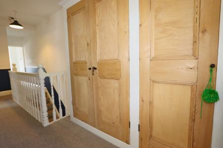 4 bedroom Semi-detached house for sale in Huntingdon Road, Thrapston, NN14