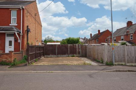 4 bedroom Semi-detached house for sale in Huntingdon Road, Thrapston, NN14