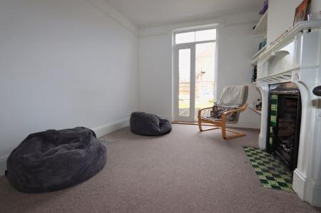 4 bedroom Semi-detached house for sale in Huntingdon Road, Thrapston, NN14