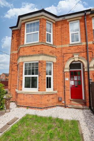 4 bedroom Semi-detached house for sale in Huntingdon Road, Thrapston, NN14
