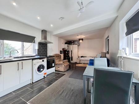 0 bedroom Studio flat for sale in Montagu Street, Kettering, NN16