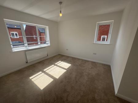 4 bedroom Detached house to let in Celandine Gardens, Corby, NN17