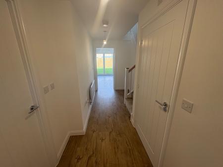 4 bedroom Detached house to let in Celandine Gardens, Corby, NN17