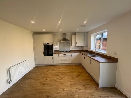4 bedroom Detached house to let in Celandine Gardens, Corby, NN17