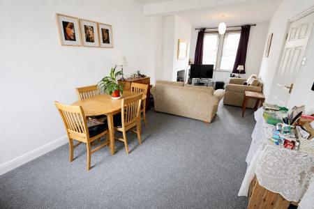 2 bedroom End of terrace house for sale in Cornwall Road, Kettering, NN16