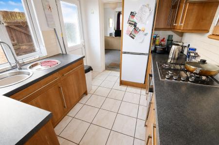 2 bedroom End of terrace house for sale in Cornwall Road, Kettering, NN16