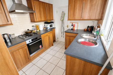 2 bedroom End of terrace house for sale in Cornwall Road, Kettering, NN16