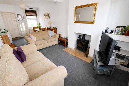 2 bedroom End of terrace house for sale in Cornwall Road, Kettering, NN16