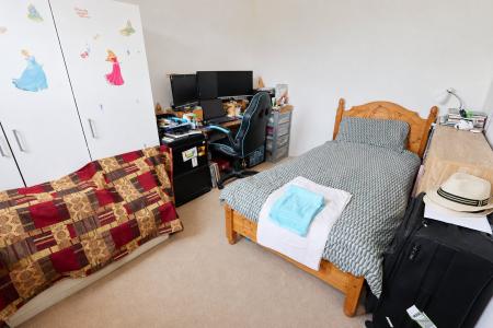 2 bedroom End of terrace house for sale in Cornwall Road, Kettering, NN16
