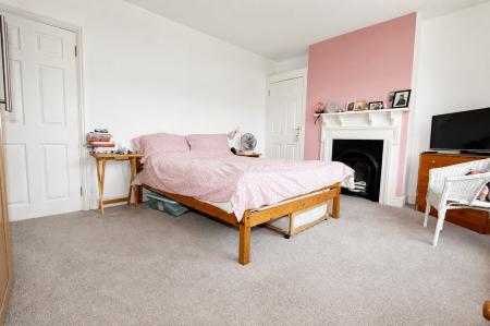 2 bedroom End of terrace house for sale in Cornwall Road, Kettering, NN16