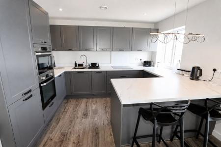 2 bedroom Flat for sale in The Avenue, Priors Hall, Corby, NN17